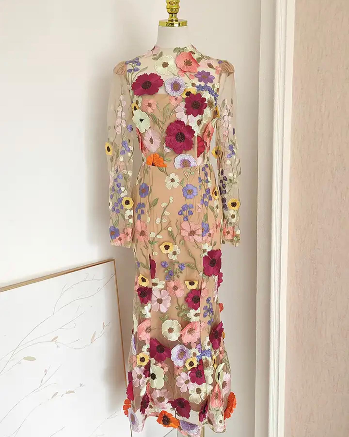 Long Sleves Floral Embroidery Fishtail Midi Dress