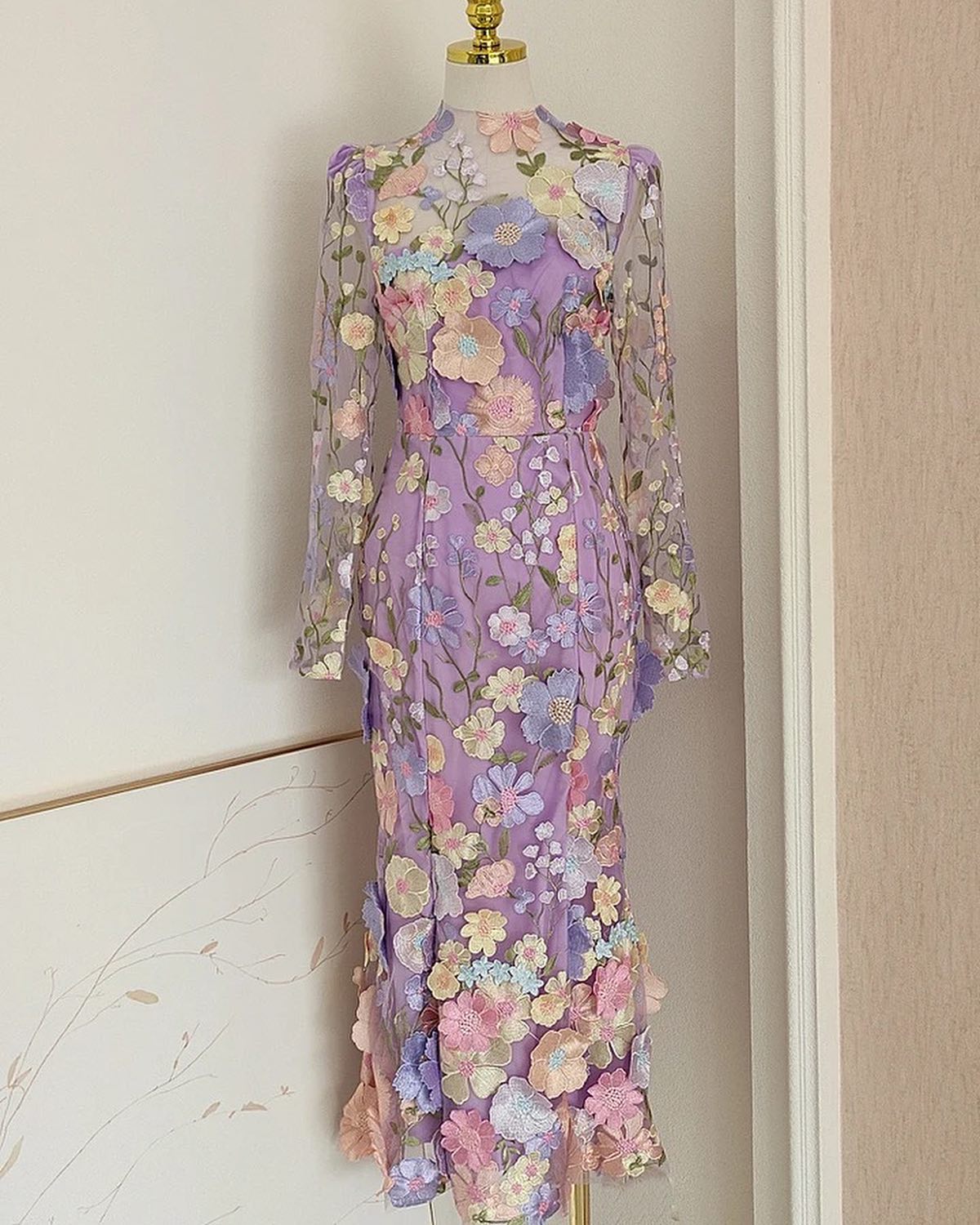 Long Sleves Floral Embroidery Fishtail Midi Dress
