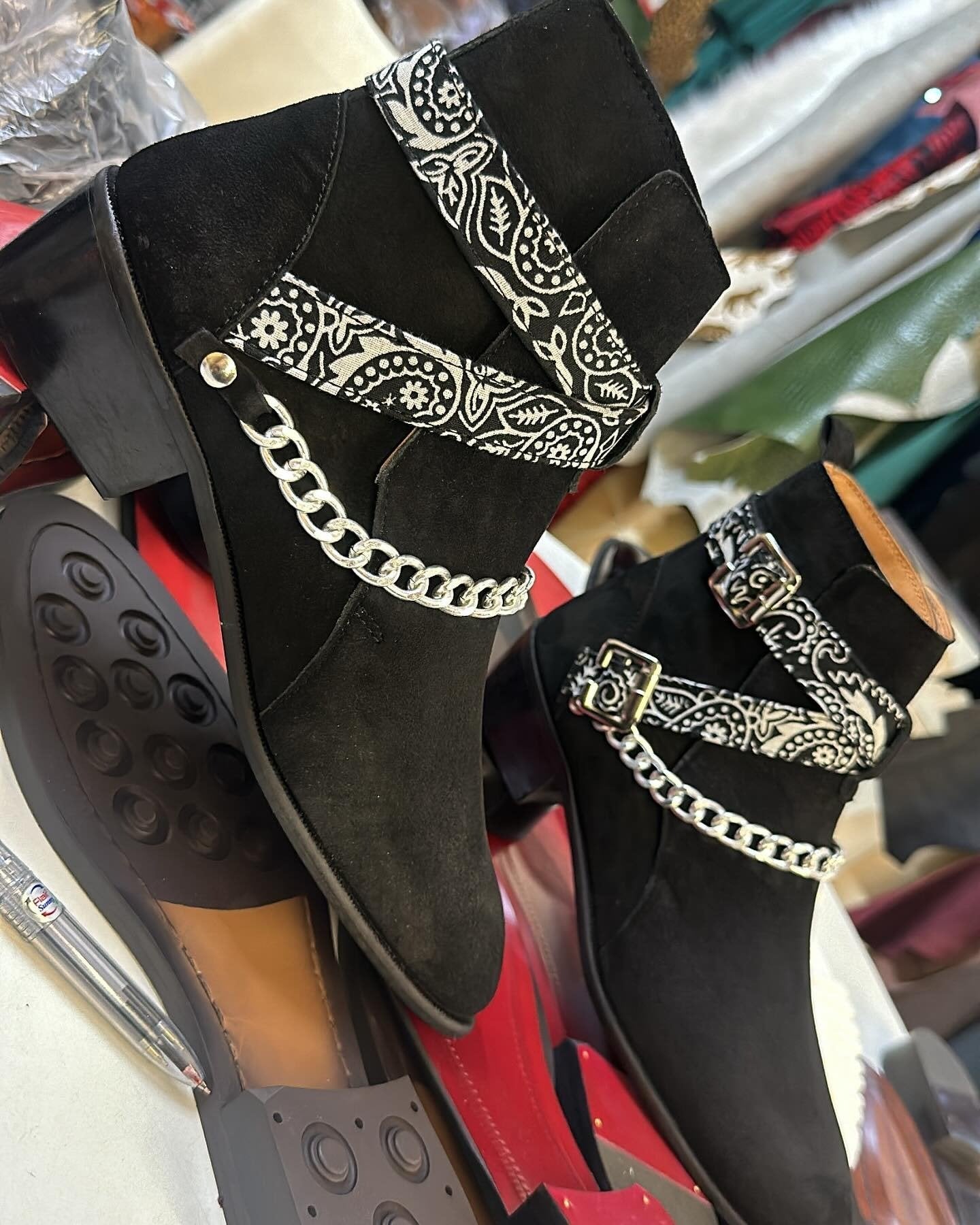 Designer Cashew Flower Chain Boots