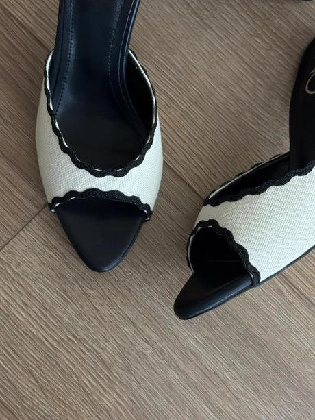 Line Heel Slippers Black
